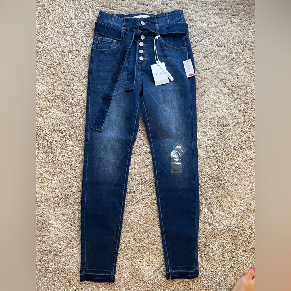 Kancan high rise, button fly skinny jeans with removable tie belt, size 26 NWT
